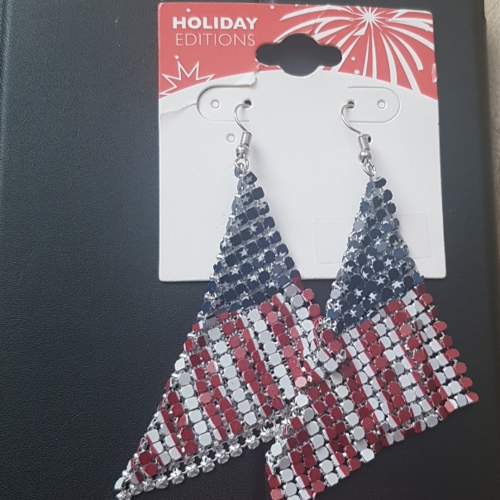 USA FLAG EARRINGS HOLYDAY EDITIONS 4 OF JULY
